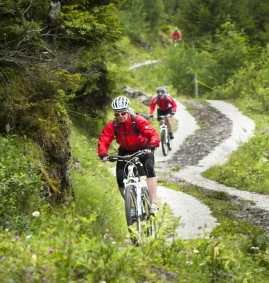 Bike-Tour 403: Über unterschiedliche Beläge durch eine wilde Landschaft!