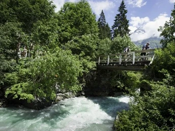 Bike-Tour 412: Überall Bachläufe und Wasserfälle