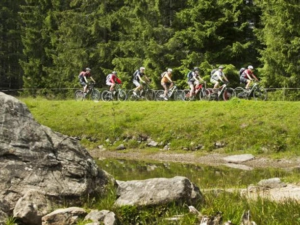 Bike-Tour 407: Durch eine wunderschöne naturvebliebene Landschaft