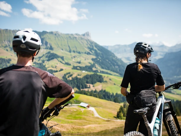 Die Aussicht auf der Marbachegg geniessen