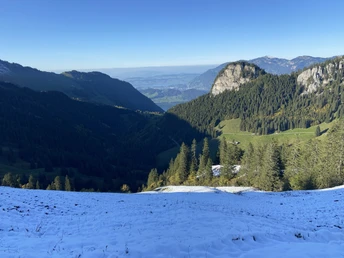 Blick auf den Klewenstock, Bachscheitistock und den Vierwaldstättersee