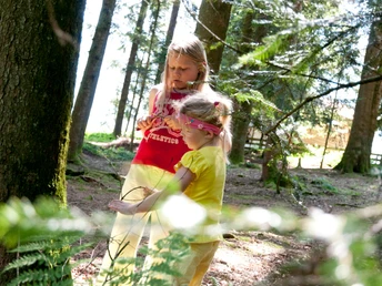 Spielen bei der Grillstelle Bühlwald