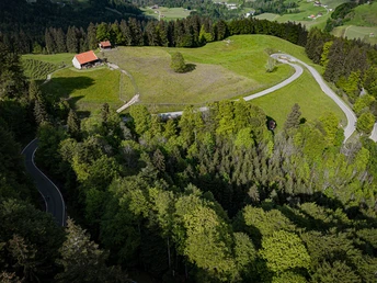 Aufstieg vom Vorderthal hinauf bis zur Passhöhe Sattelegg