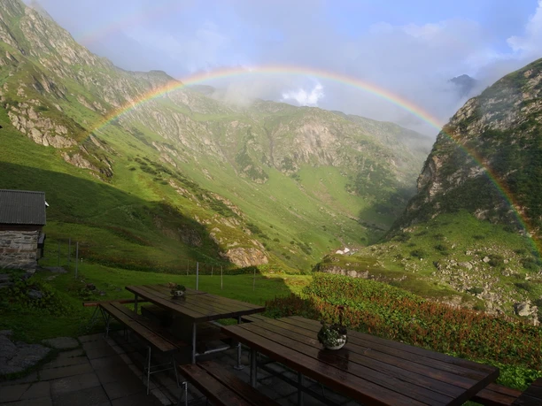 Der Regenbogen weist den Weg Richtung Hinterbalm