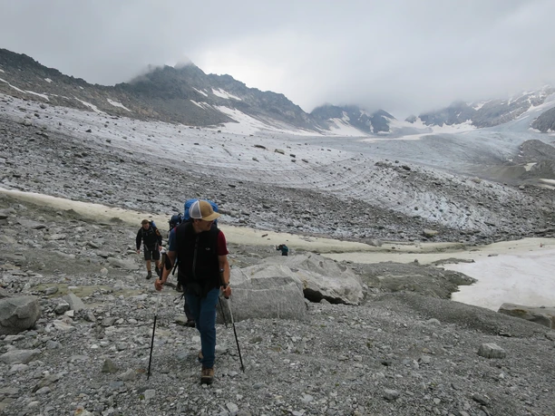 Über die eindrückliche Gletscherzunge