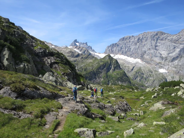 Der Blick weitet sich und ein unglaubliches Panorama offenbart sich.
