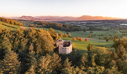 Burgruine Nünegg im Herbst