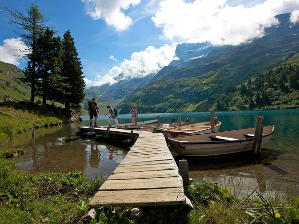 Ruderbote am Engstlensee