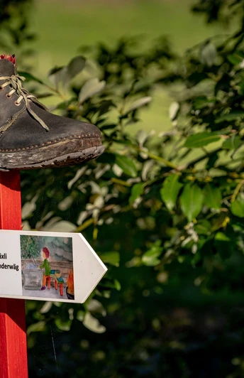 Wegweiser Chrüterhäxli Lilli Gwonderwäg Hergiswil