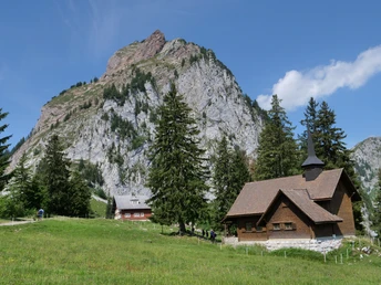 Kapelle Holzegg und Grosser Mythen