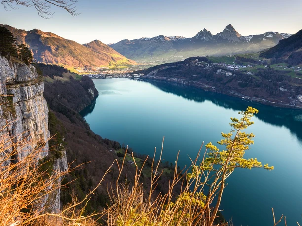 Aussicht von der Marienhöhe in Seelisberg auf das Rütli, den Urnersee und die beiden Mythen