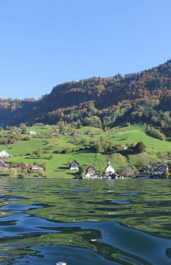 Anreise nach Kehrsiten mit dem Schiff
