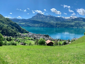 Aussicht von der Lücken über Gersau, See und Berge