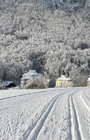 Loipe Grafenort mit Kapelle und Wirtschaft