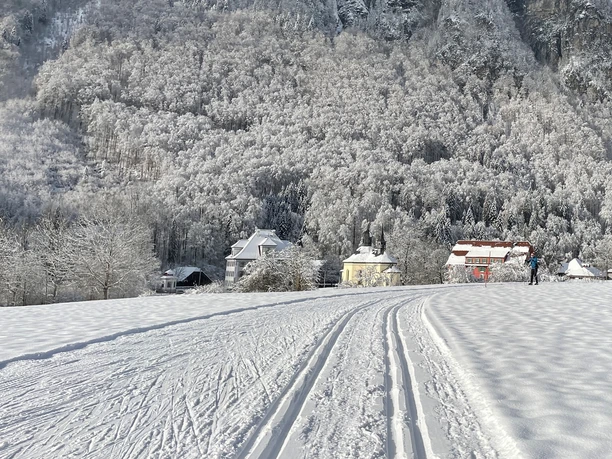 Loipe Grafenort mit Kapelle und Wirtschaft