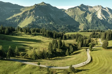Blick auf den Glaubenbielenpass während der Route 1291.