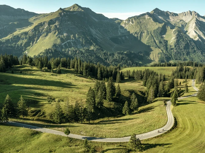 Blick auf den Glaubenbielenpass während der Route 1291.