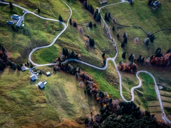 Passstrasse Ibergeregg aus der Luft