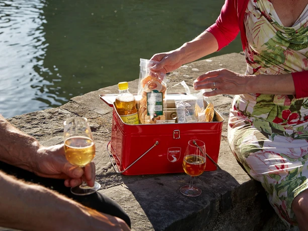 Grand Tour Snack Box