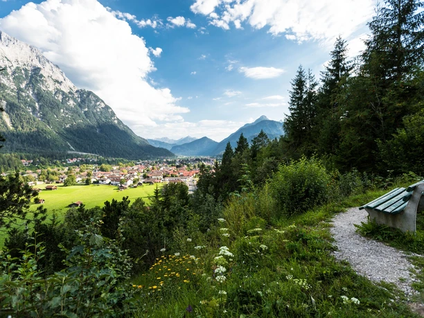 Der Blick über Mittenwald kurz vor unserem Etappenende