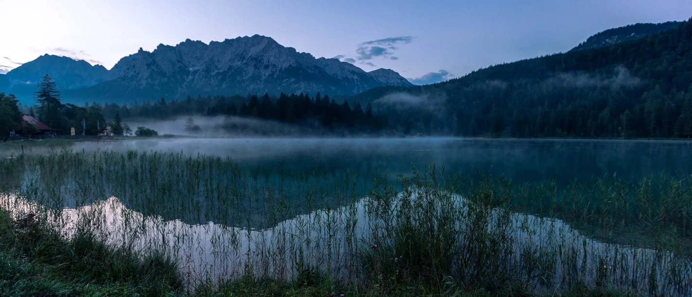 Lautersee am frühen Morgen mit Nebelschwaden