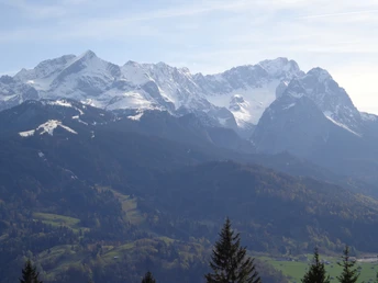 Blick auf das Alpspitz-, Zugspitzgebiet