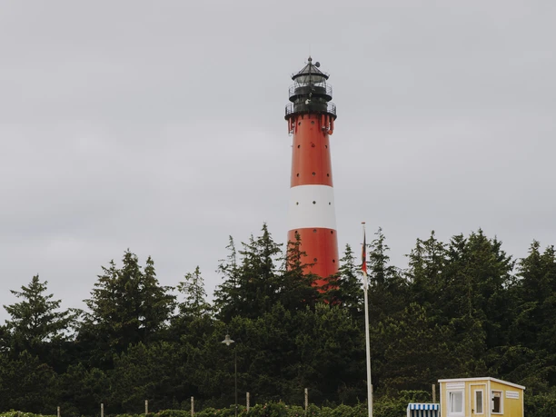 Strandkorb vor Hörnumer Leuchtturm