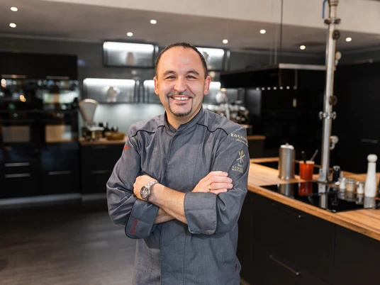 © Sylt Marketing I Lars Emmerich_Alexandro Pape in der Kochinsel.jpg