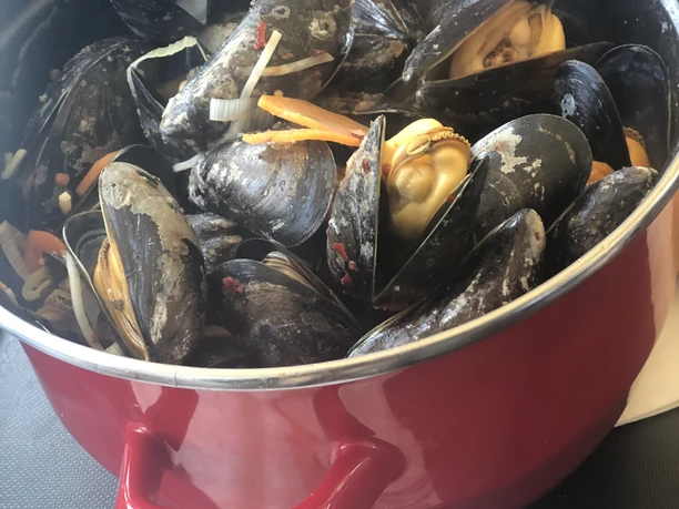 Muscheltopf im Bistro Sylter Muscheln.jpeg