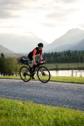 Erkunde die malerische Zugspitz Region auf Deinem Gravelbike.