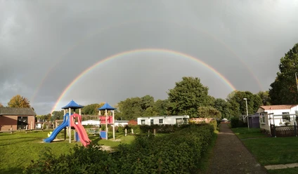Regenbogen Campingplatz.jpg