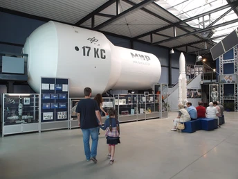 Deutsche Raumfahrtausstellung von innen