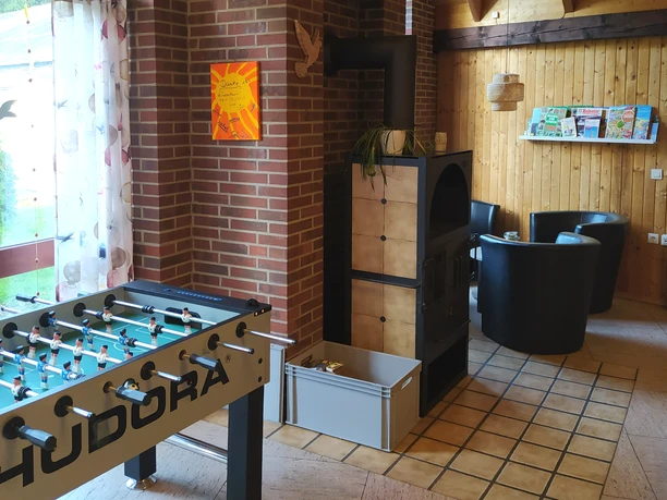 Common room in the nature experience house at Buchenholz