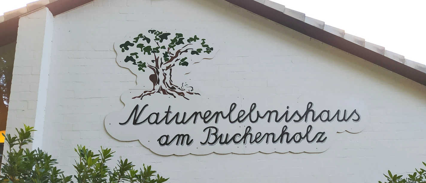 Namenszug am Naturerlebnishaus Hepstedt Namenszug am Naturerlebnishaus Hepstedt