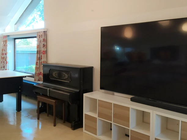 Common room in the nature experience house at Buchenholz