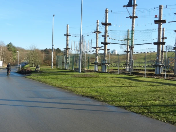 Hochseilgarten gleich neben dem Parkplatz