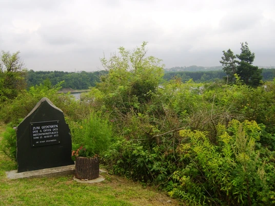 Denkmal für die Opfer des Brückeneinsturzes am 13.8.1973