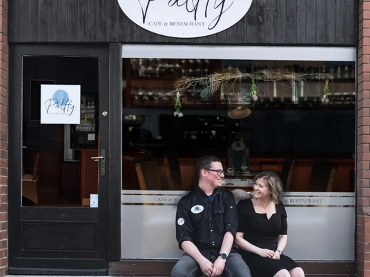 Das Café & Restaurant Pálffy im Stadtzentrum von Ronneburg/Vogtland