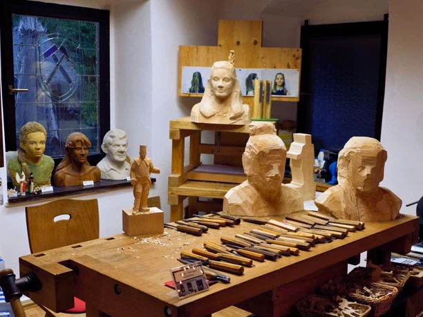 Schauwerkstatt Holzbildhauerei Tschierske in Annaberg-Buchholz OT Frohnau