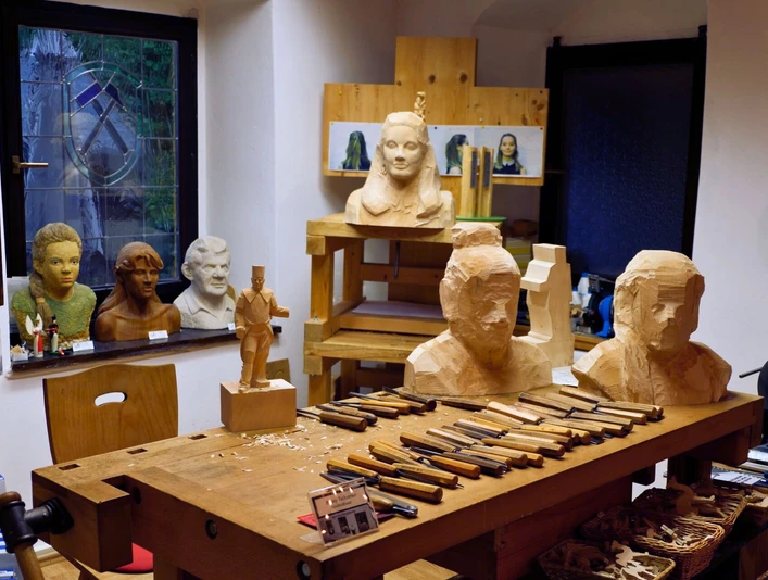 Schauwerkstatt Holzbildhauerei Tschierske in Annaberg-Buchholz OT Frohnau