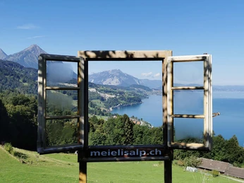 hotel-resturant-meielisalp-fenster-aussicht.jpg
