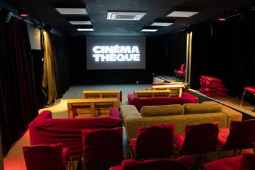 Cinémathèque Leipzig movie theater - Cinemas in Leipzig The cinema hall of the Cinémathèque Leipzig is furnished with comfortable sofas
