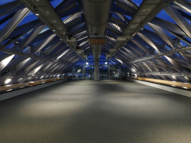 LVZ-Kuppel: Eventlocation mit Tagungsraum am Abend für Ihre Tagung & Konferenz in Leipzig LVZ-Kuppel: Eventlocation mit Tagungsraum am Abend ohne Bestuhlung für Tagung & Konferenz Leipzig Convention