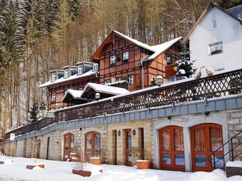 Das Forsthaus im Kirnitzschtal im Winterkleid