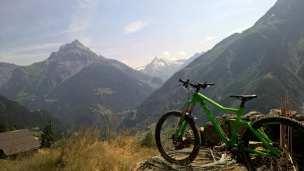 Ausblick beim Aufstieg zum Arnisee