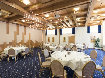 Lenzburg_Krone_Convention Room_ (3)