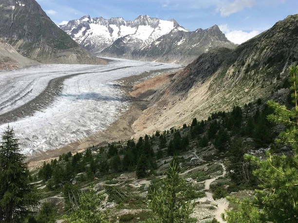 Rundwanderung von der Bettmeralp zu den Chatzulechern und zurück
