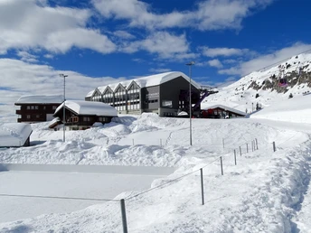 Winterwanderung von der Bettmeralp via Bettmersee, Gopplerlücke zur Riederalp
