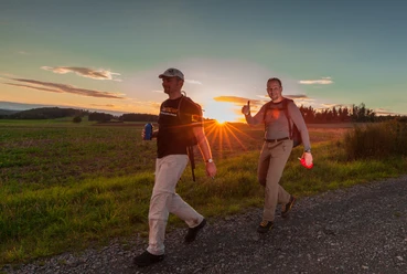 Sonnenuntergang und Übergang in die Nacht - 24-Stunden Wanderabenteuer Edersee