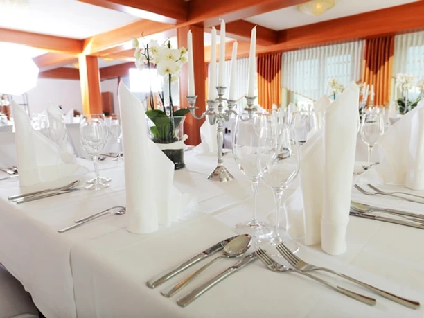 Blicks ins Restaurant Bayerischer Hof Grünbach